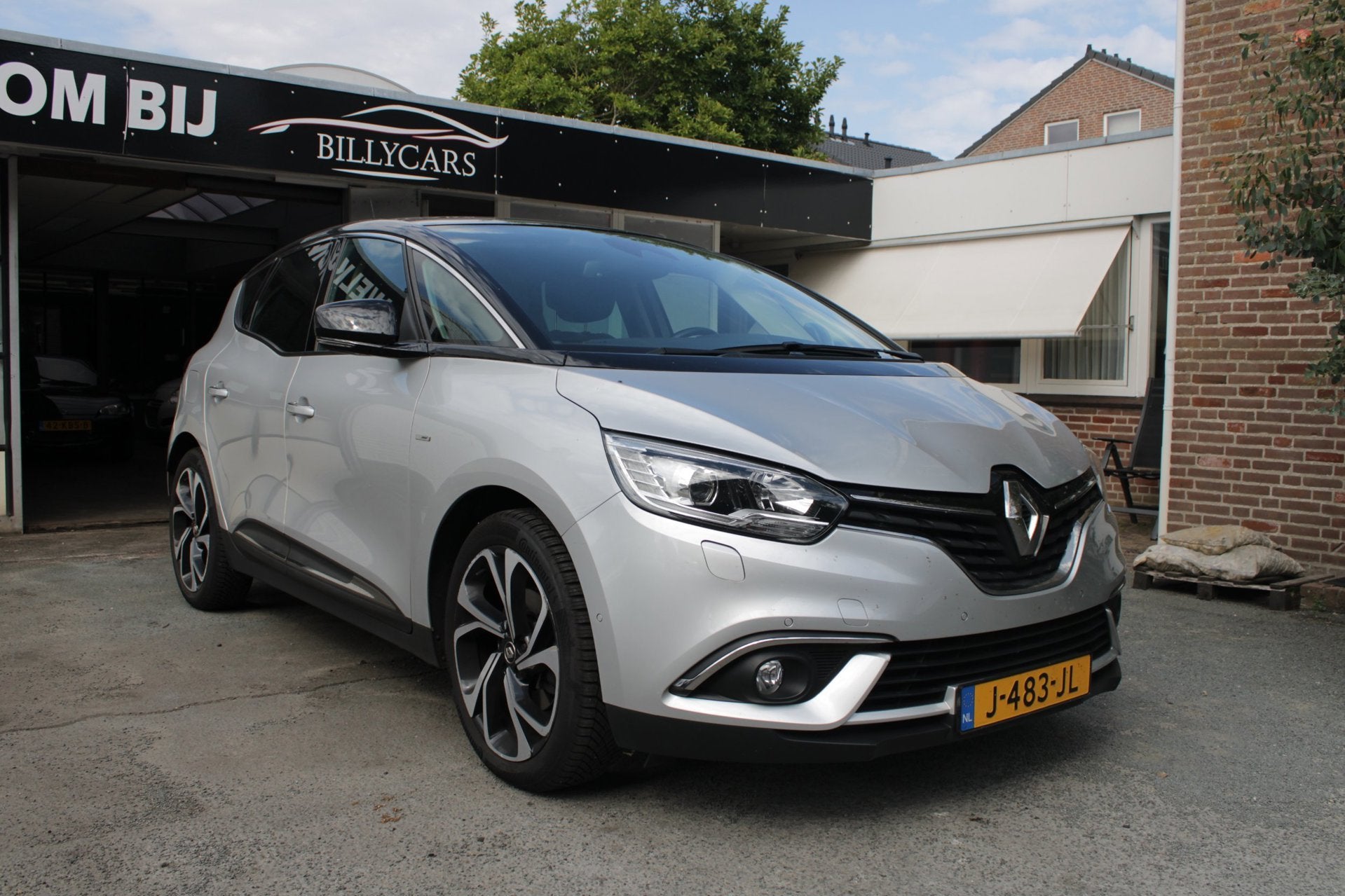 Renault Scénic 1.2 TCe Bose / AIRCO / CAMERA / NAVI / PARKE, Auto's, Voorwielaandrijving, Dealer onderhouden, Gebruikt, 4 cilinders