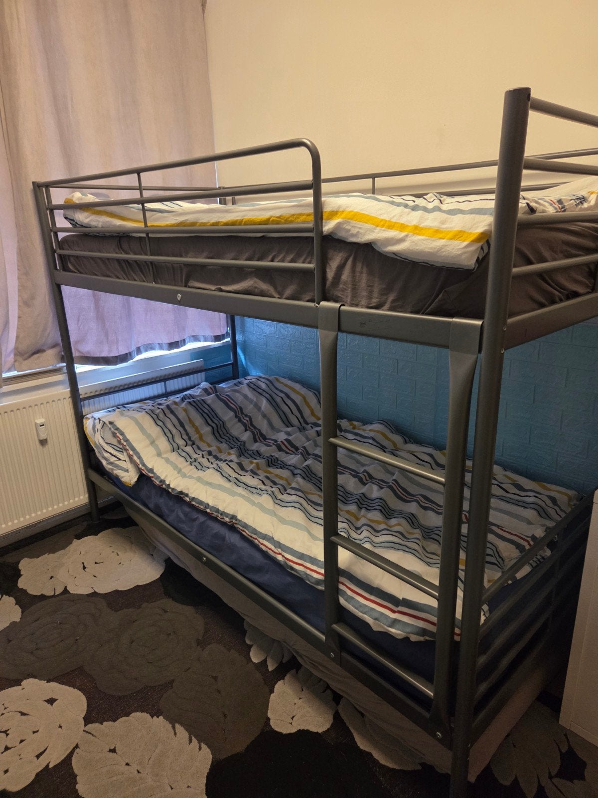 stapelbed metaal  grijs kleur, Huis en Inrichting, Slaapkamer | Stapelbedden en Hoogslapers, Ophalen, 90 cm, Tweepersoons, Zo goed als nieuw