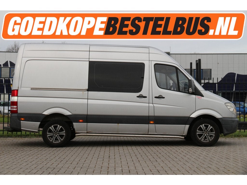 Mercedes-Benz Sprinter 318 3.0 CDI V6 / Aut / DC / L2H2 / AP, Auto's, Bestelauto's, Automaat, Gebruikt, 2800 kg, Bedrijf