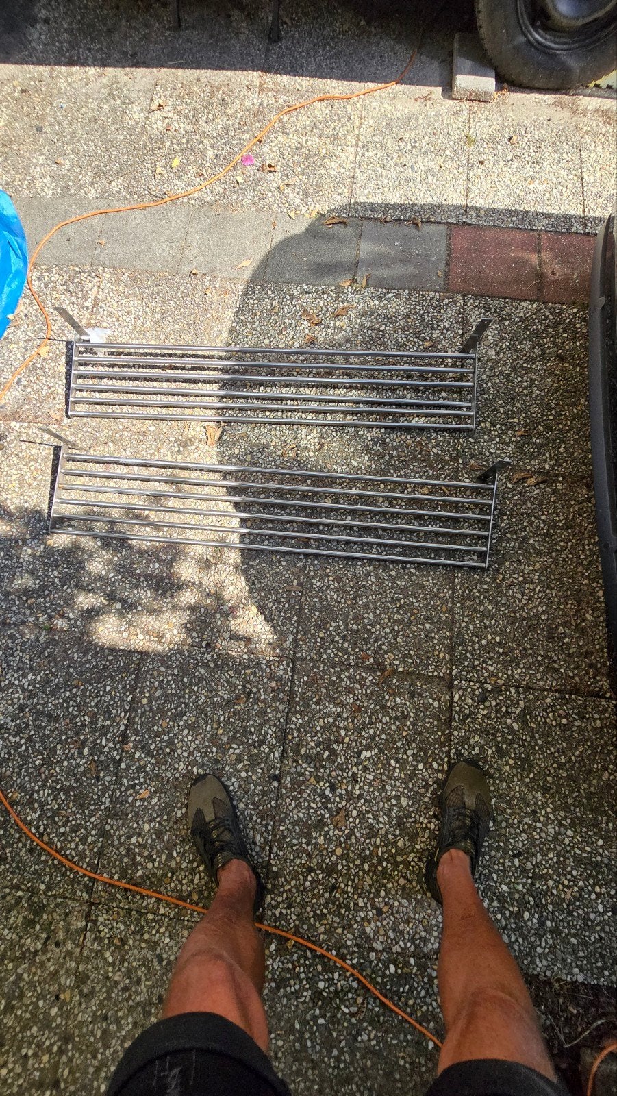 Twee metalen schappen voor diverse toepassingen, Ophalen, Gebruikt, 25 tot 50 cm, 100 tot 150 cm