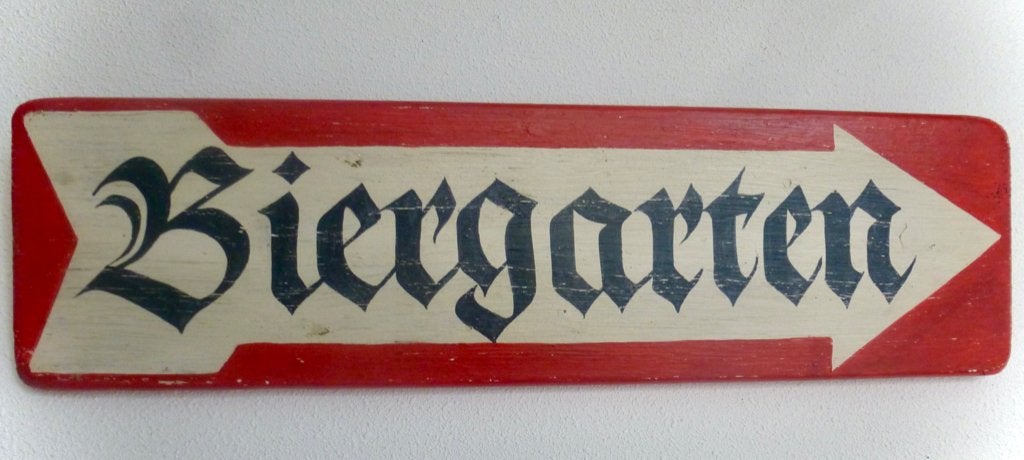 Handgeschilderd houten pijl bord / Biergarten / Duitsland, 49 cm, Hout, 13 cm, Ophalen of Verzenden