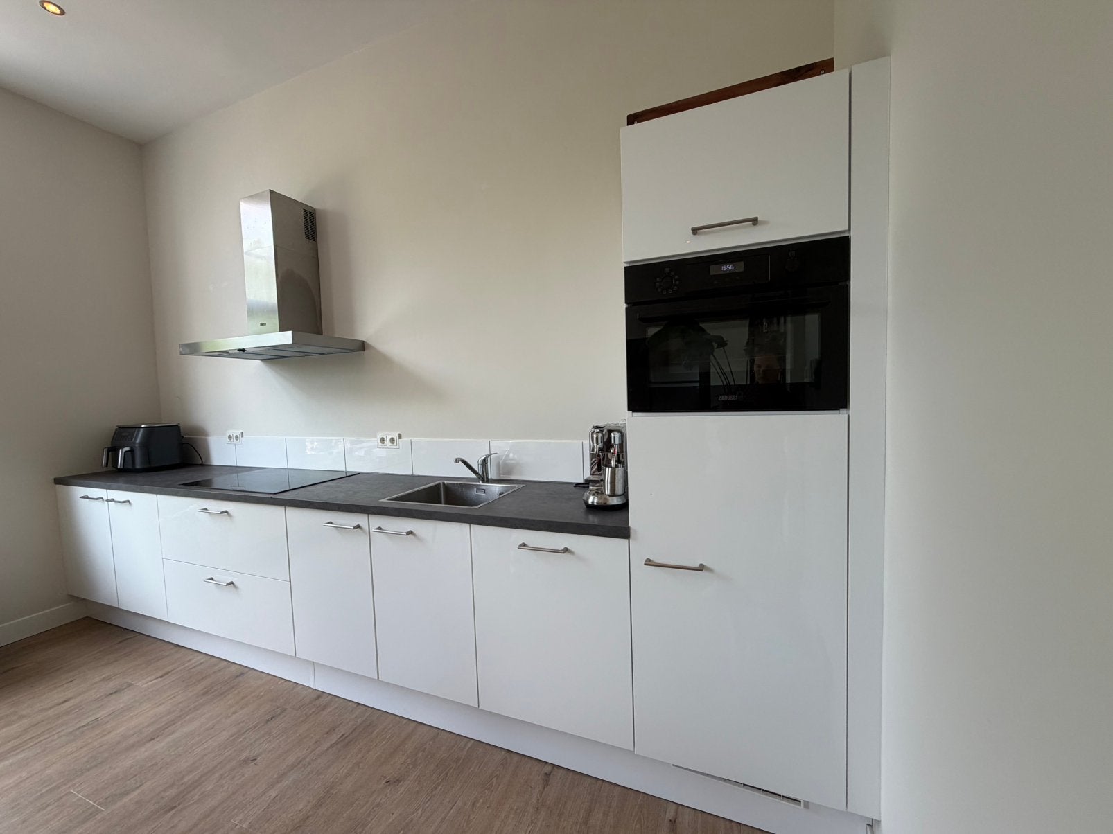 Complete keuken incl. inbouwapparatuur – zelf demonteren, Ophalen, Zo goed als nieuw, Wit, Hoogglans of Gelakt