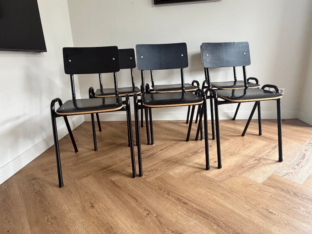 Set van 6 retro, industrieel, stapelbare schoolstoelen zwart, Huis en Inrichting, Stoelen, Ophalen, Industrieel, retro, Gebruikt