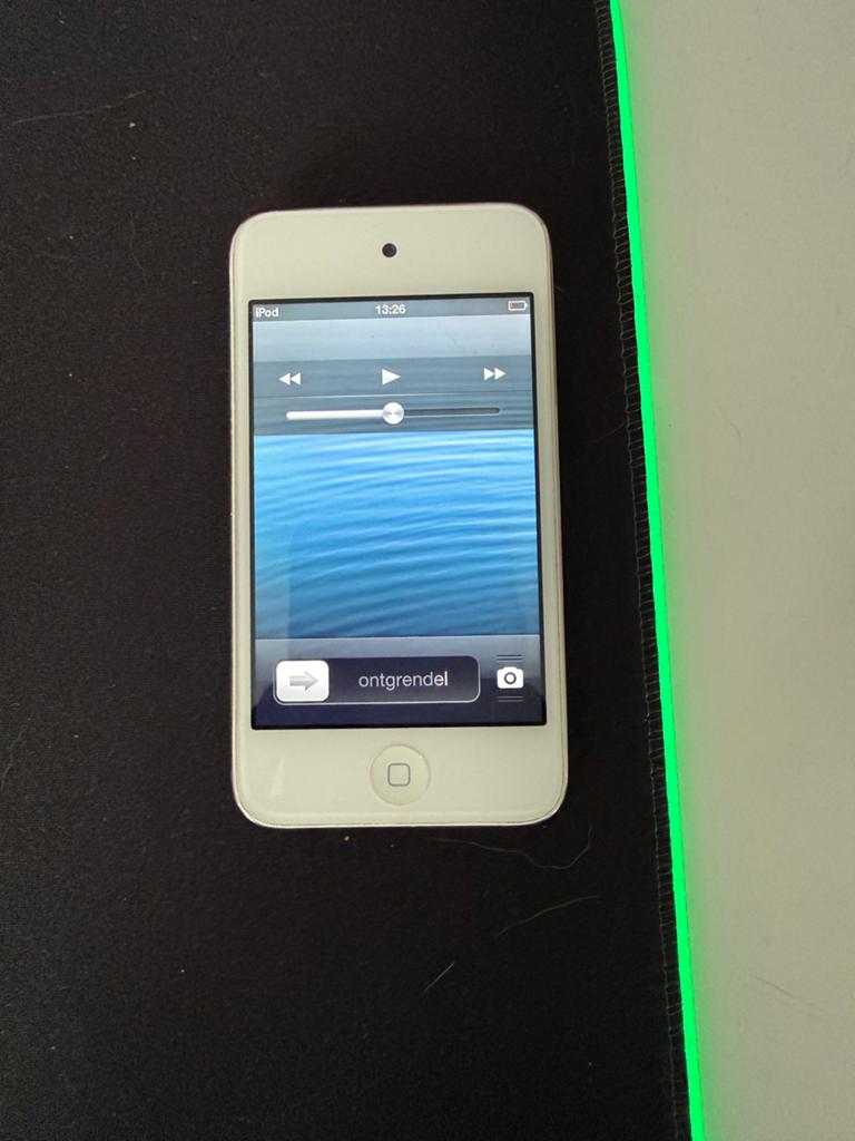 iPod touch 4e generatie - 16GB, Audio, Tv en Foto, Mp3-spelers | Apple iPod, Gebruikt, Touch, Ophalen of Verzenden, Zilver