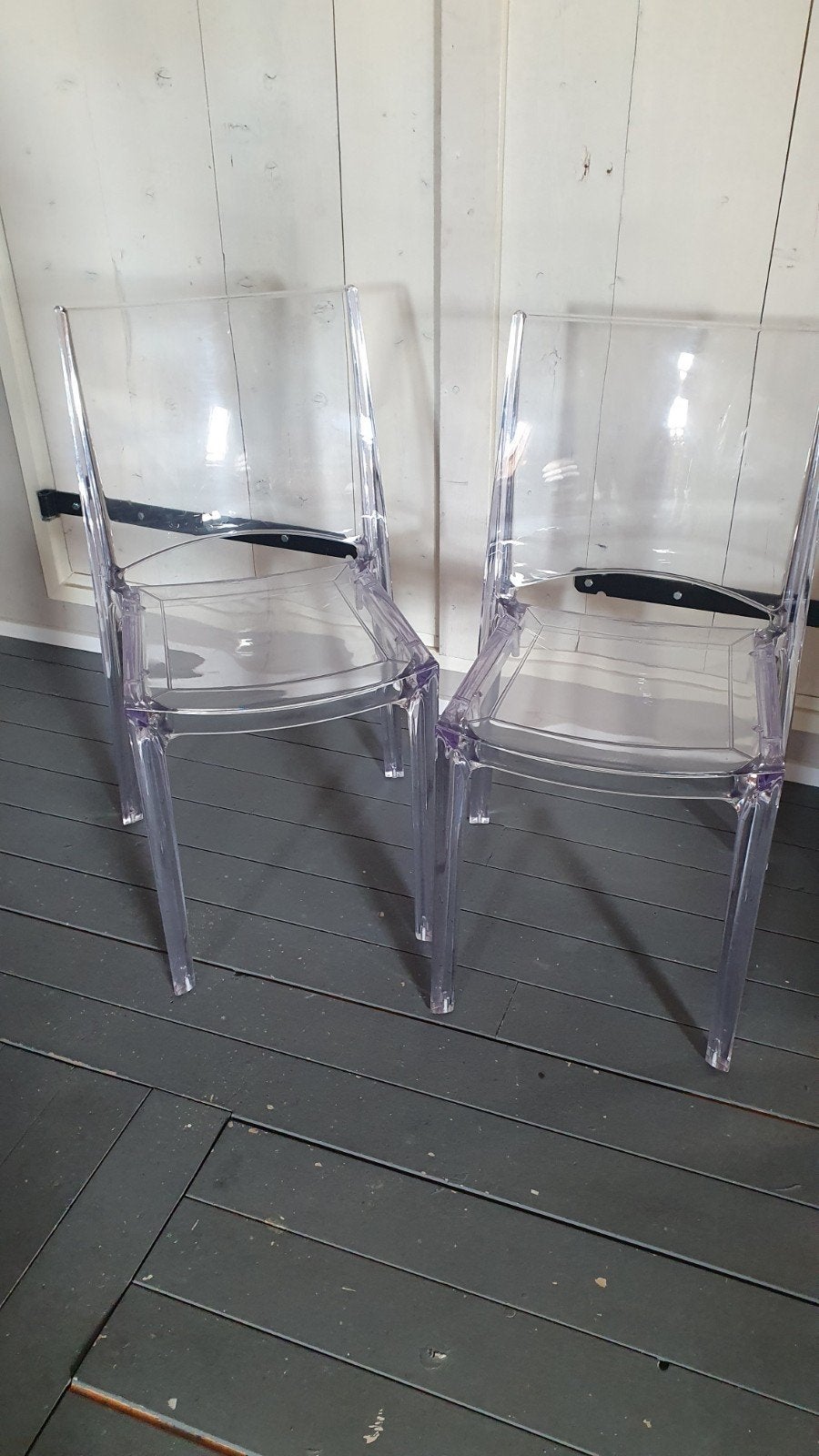 2 Moderne transparante eetkamerstoelen - Gebruikt, Huis en Inrichting, Ophalen, Kunststof, Gebruikt, Twee