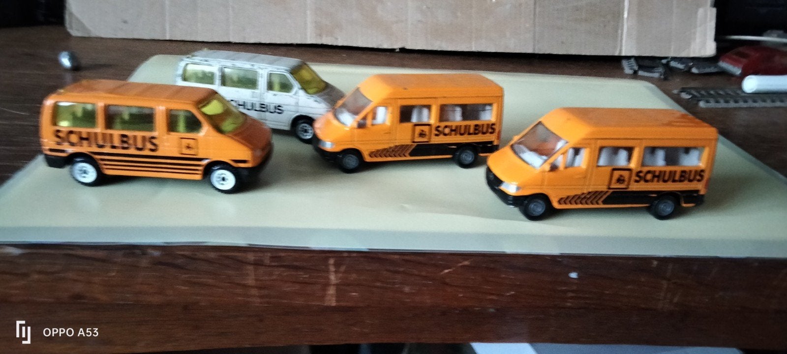 schoolbus 2 mb sprinter 2 vw busje siku  1.64, Ophalen of Verzenden
