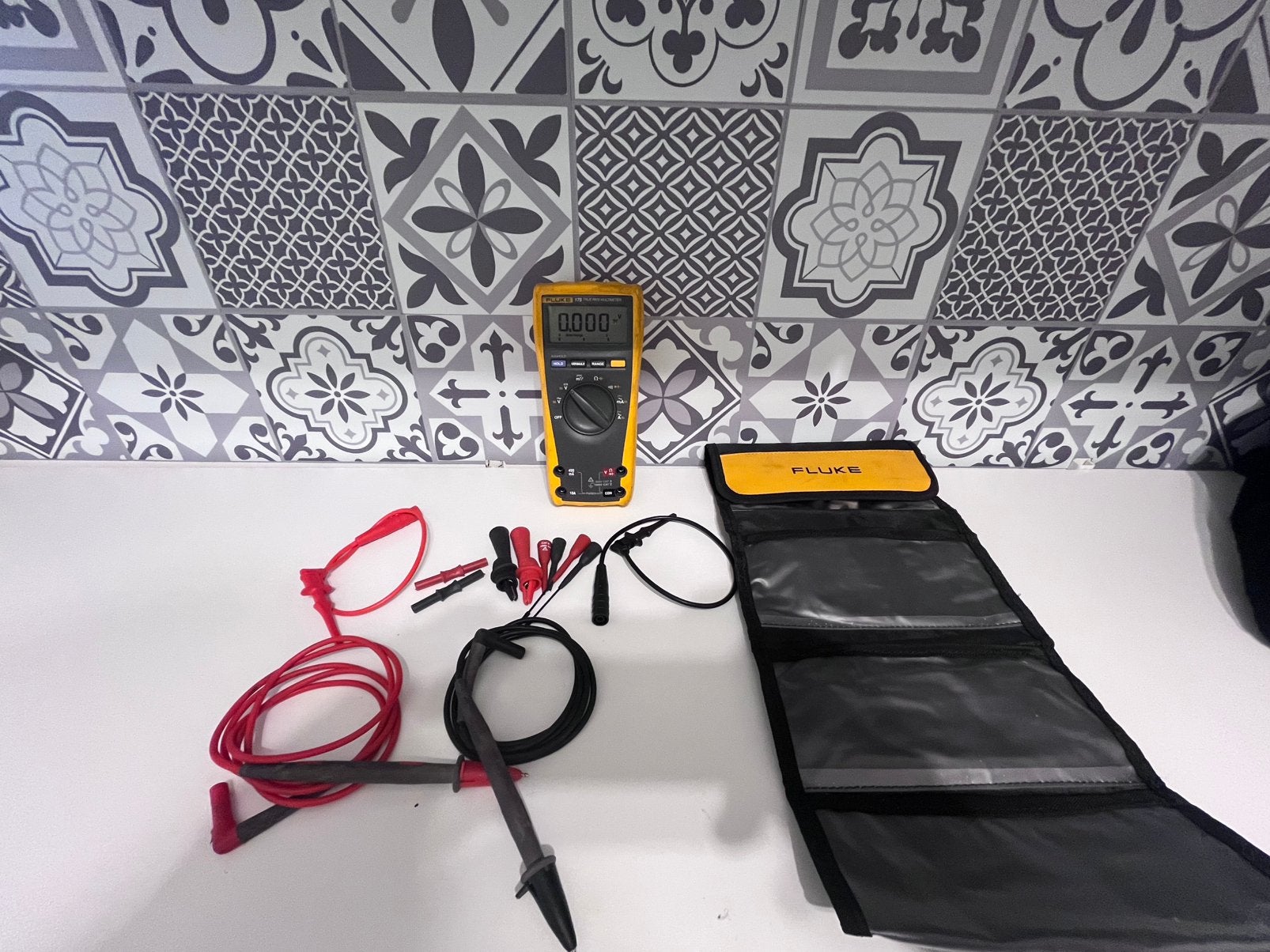 Fluke 175 True RMS Multimeter Compleet + Accessoires, Ophalen, Gebruikt, Multimeter