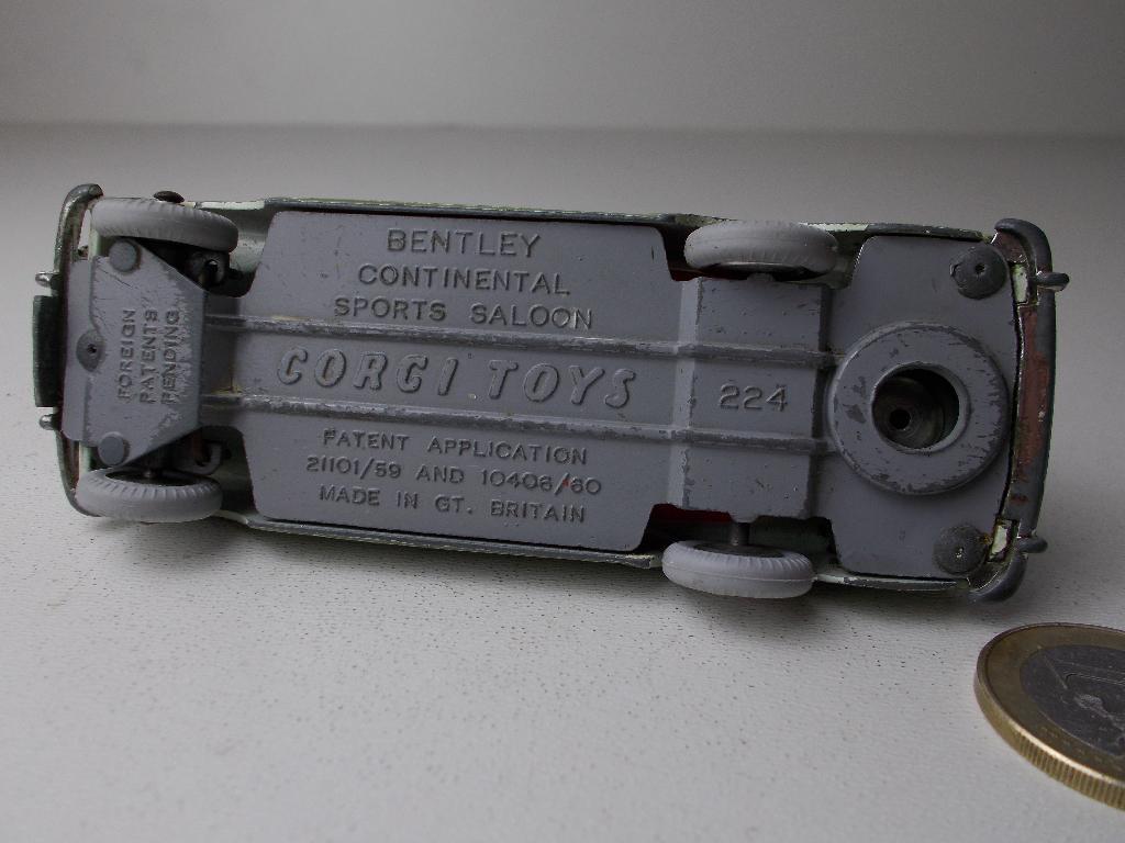 1961 Corgi Toys 224 BENTLEY CONTINENTAL SPORTS SALOON (-A-), Ophalen of Verzenden, Gebruikt, Auto, Corgi