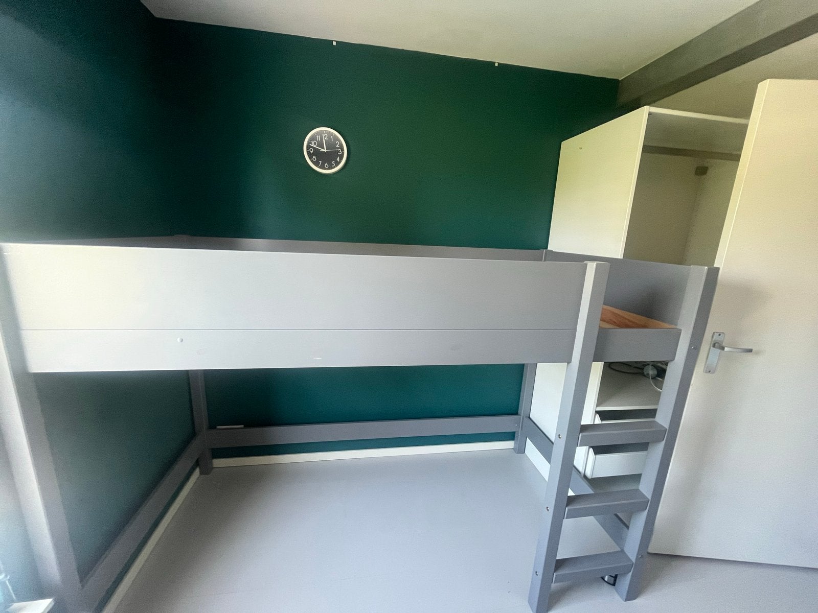 Hoogslaper grijs met lattenbodem, Ophalen, Eenpersoons, Minder dan 160 cm, Zo goed als nieuw