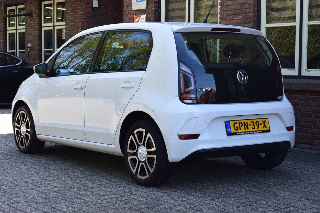 Volkswagen UP! 5D Cruise control | Stoelverwarming | Climate, Voorwielaandrijving, Electronic Stability Program (ESP), Gebruikt