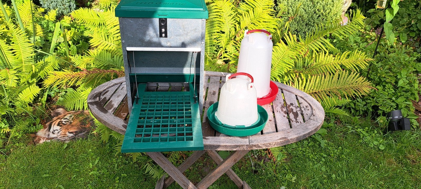 kippen voederbak en 2 waterbakken, Dieren en Toebehoren, Ophalen of Verzenden, Gebruikt, Drinken en Voederen