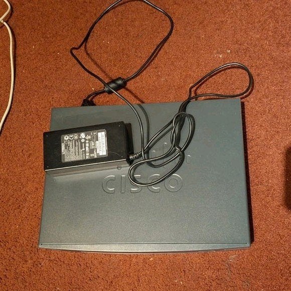 Cisco 888 Router, Computers en Software, Ophalen of Verzenden, Gebruikt, Router, Cisco