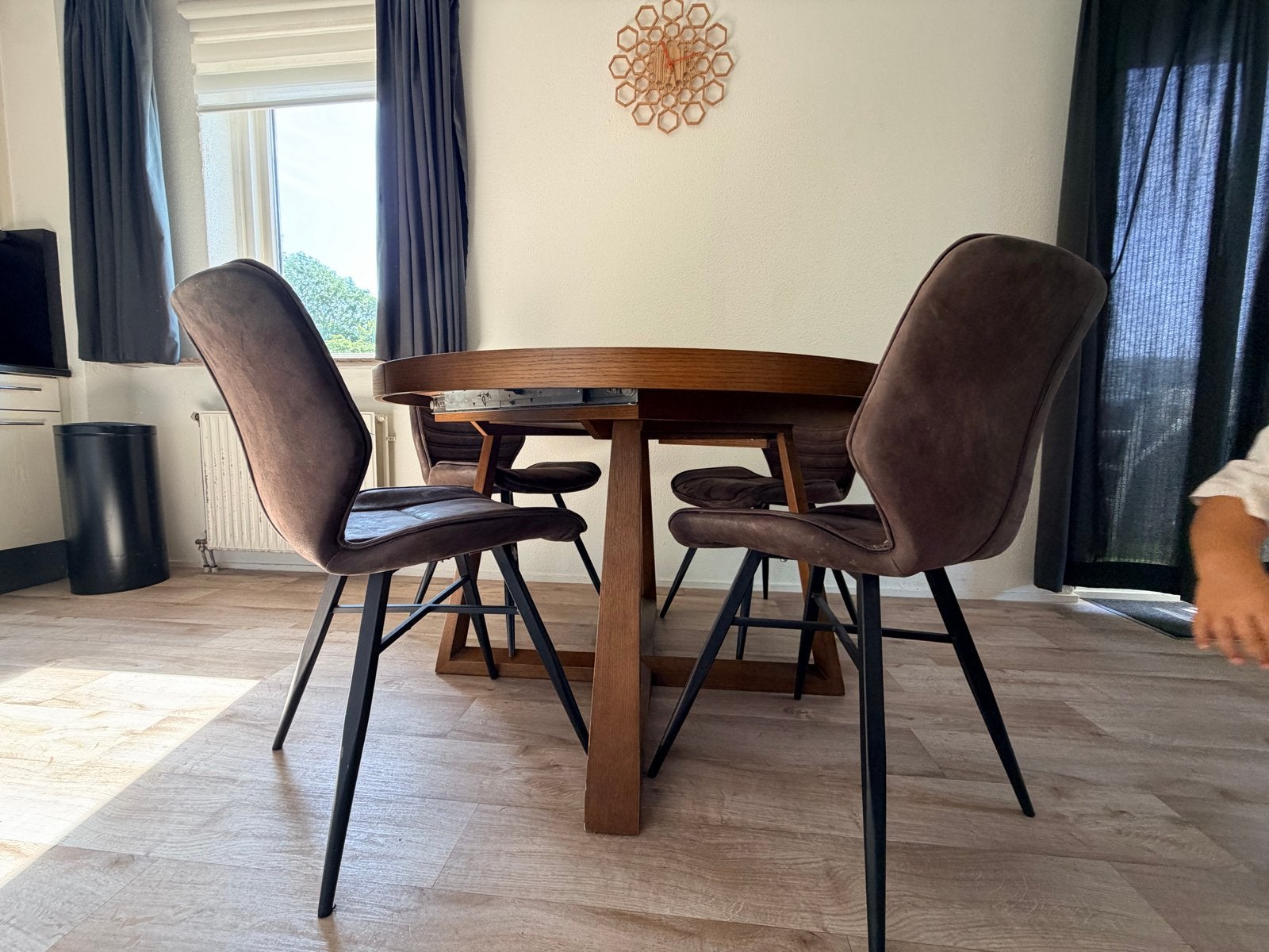 Uitschuifbare eettafel met 4 stoelen, Huis en Inrichting, Ophalen, Gebruikt, 100 tot 150 cm, 150 tot 200 cm