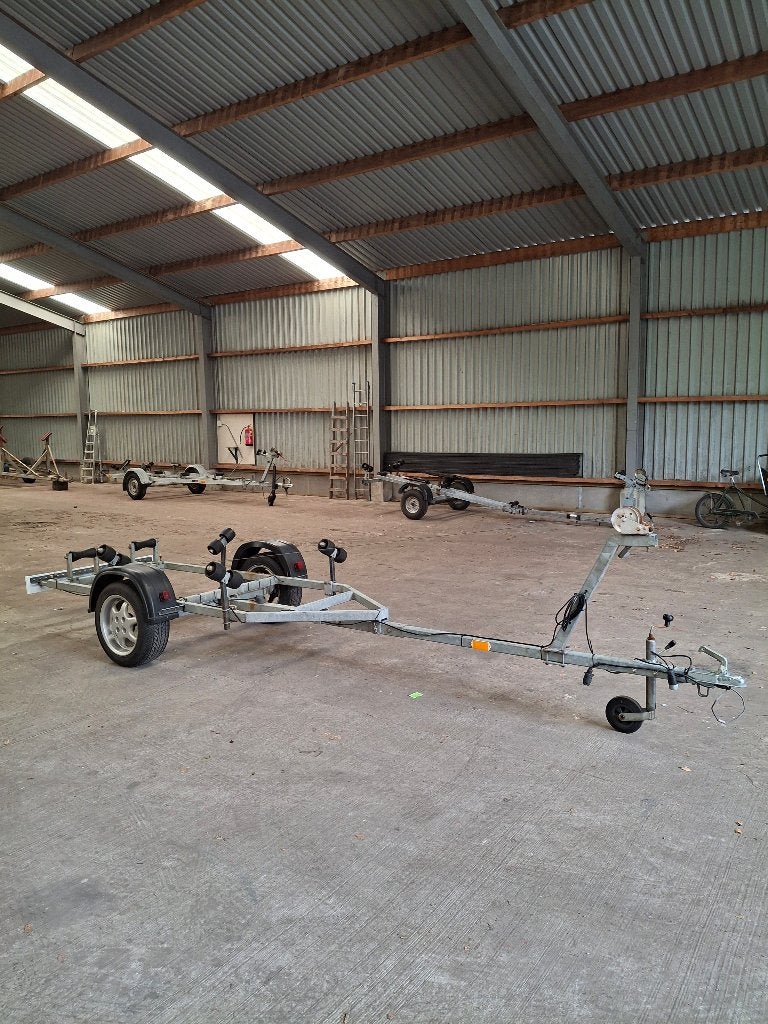 Kanteltrailer 750 - 1000 kg., Ophalen, Minder dan 1500 kg, Gebruikt, Sloepentrailer