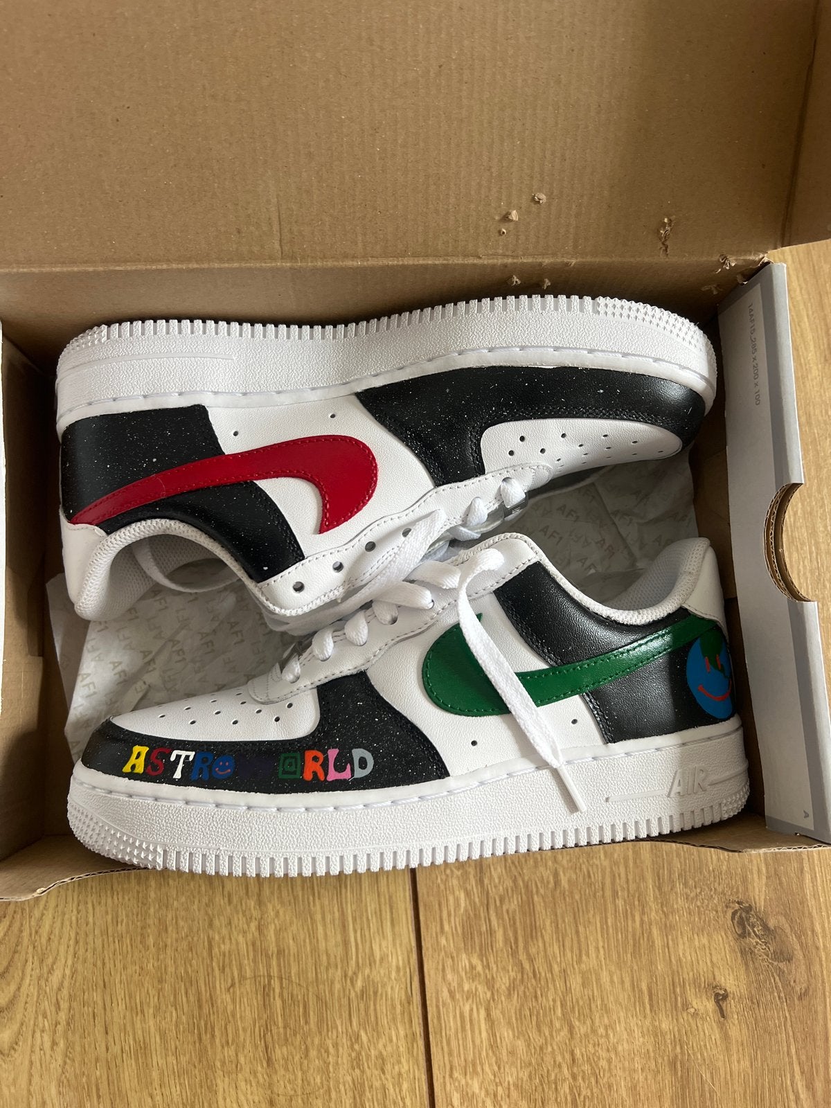Custom Nike Air Force 1 'Astroworld' Sneakers, Verzenden, Zo goed als nieuw, Overige kleuren, Sneakers of Gympen