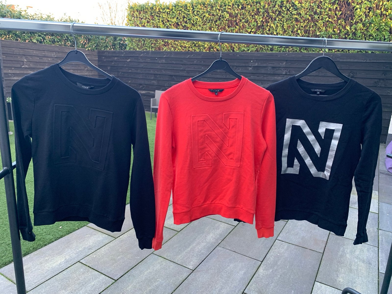 Nikkie sweaters (maat 32 en 34), Ophalen of Verzenden, Zo goed als nieuw, Maat 34 (XS) of kleiner, Zwart