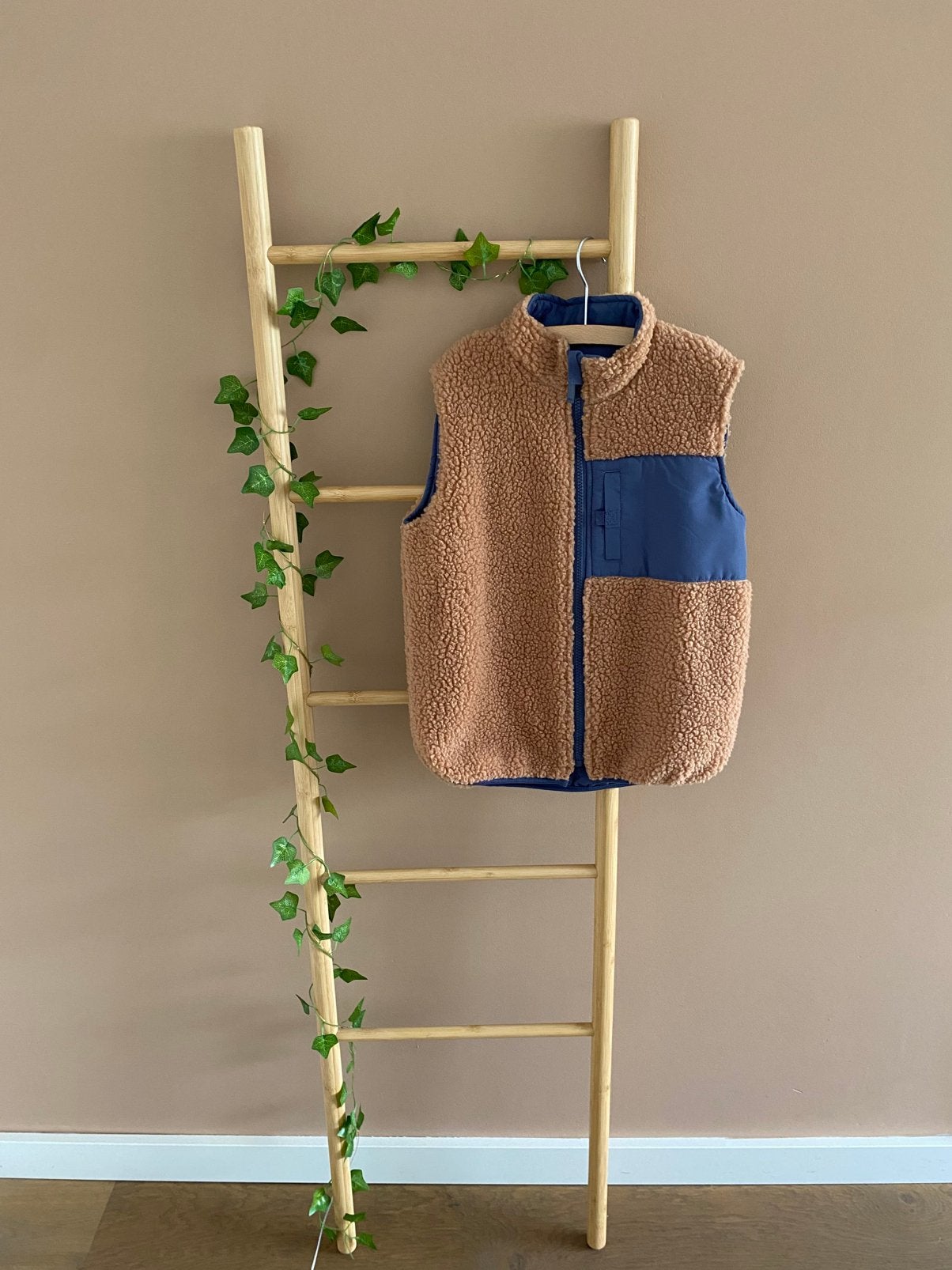 Bodywarmer/ vest/ jack/ jas/ jasje van Hema, maat 122/128, Kinderen en Baby's, Ophalen of Verzenden, Nieuw, Jongen of Meisje, Jas