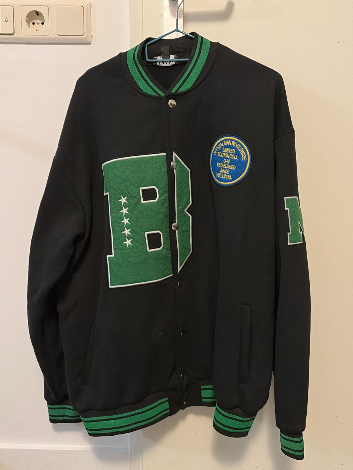 Zwart-groen varsity jack met 'B' logo, Ophalen of Verzenden, Zo goed als nieuw, Maat 52/54 (L), Zwart