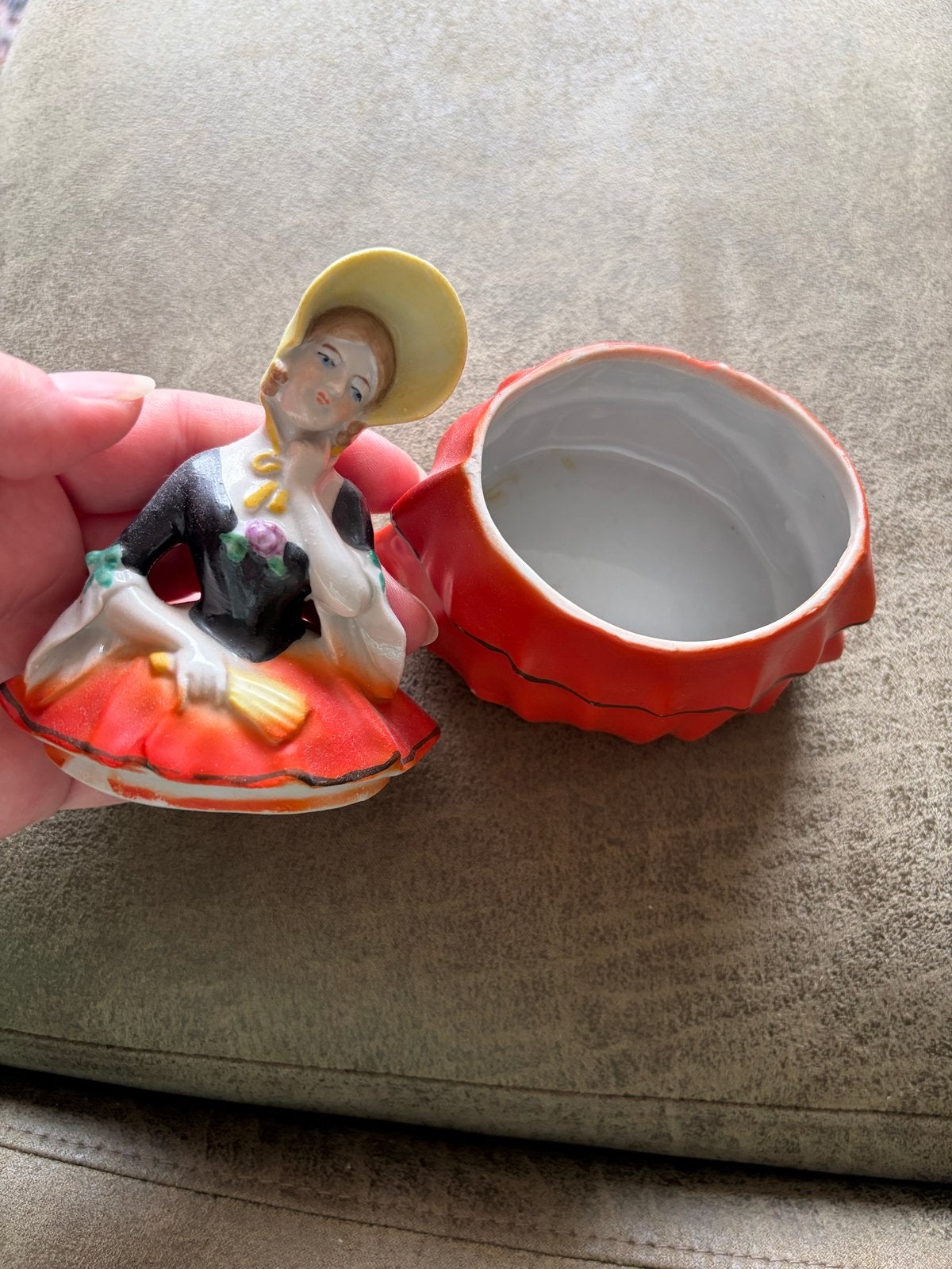 Vintage porseleinen beeldje van dame met waaier, Ophalen