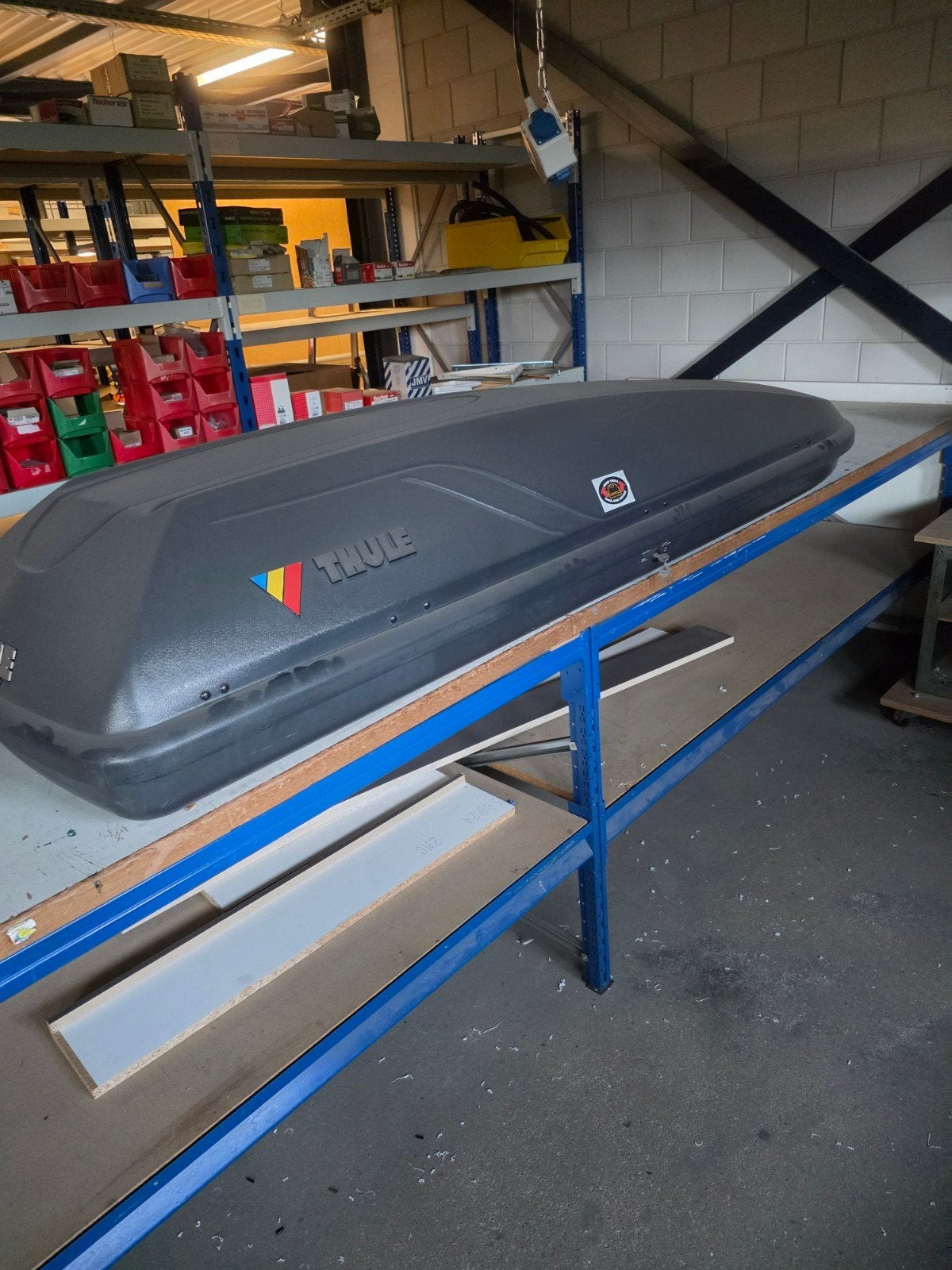 Thule Dakkoffer - Ruime en Stevige Bagageoplossing, Ophalen
