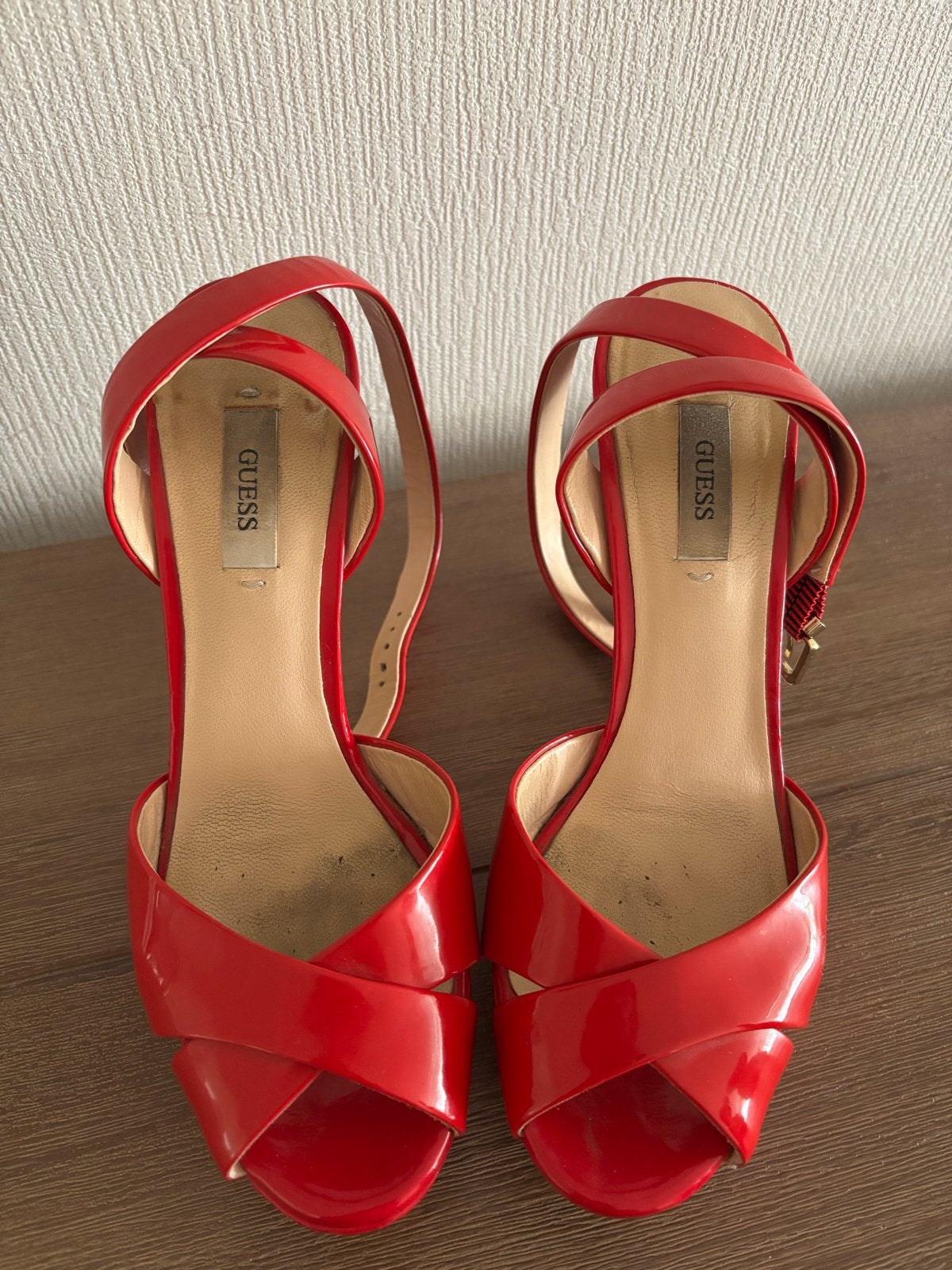 Guess rode sandalen met hoge hakken, Kleding | Dames, Ophalen, Gedragen, Rood, Sandalen of Muiltjes