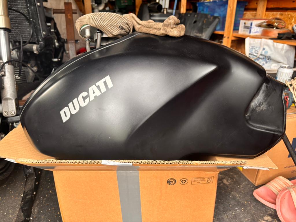 Ducati monster tank, Ophalen, Gebruikt