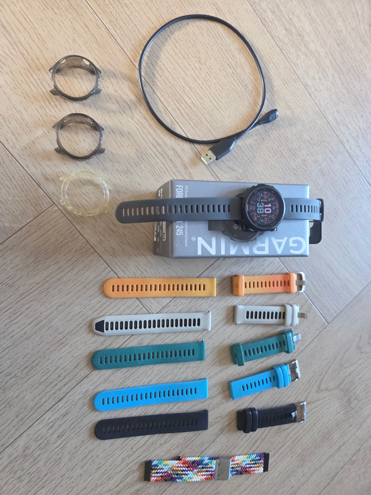 Garmin Forerunner 245 met 7 bandjes, 3 bumpers en oplader, Stappen, Gebruikt, Garmin, Ophalen of Verzenden