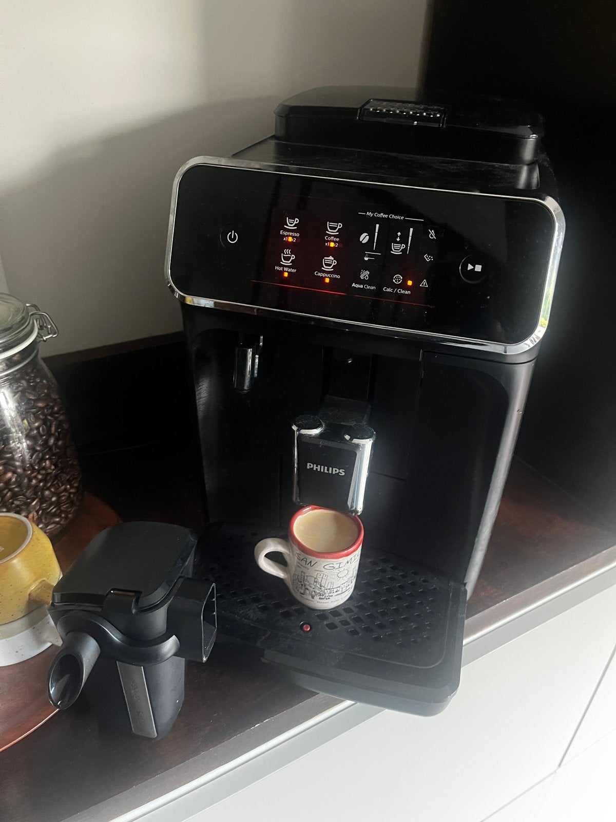 Philips EP2230/10 LatteGo Volautomatisch koffie machine, Witgoed en Apparatuur, Afneembaar waterreservoir, 10 kopjes of meer, Koffiemachine