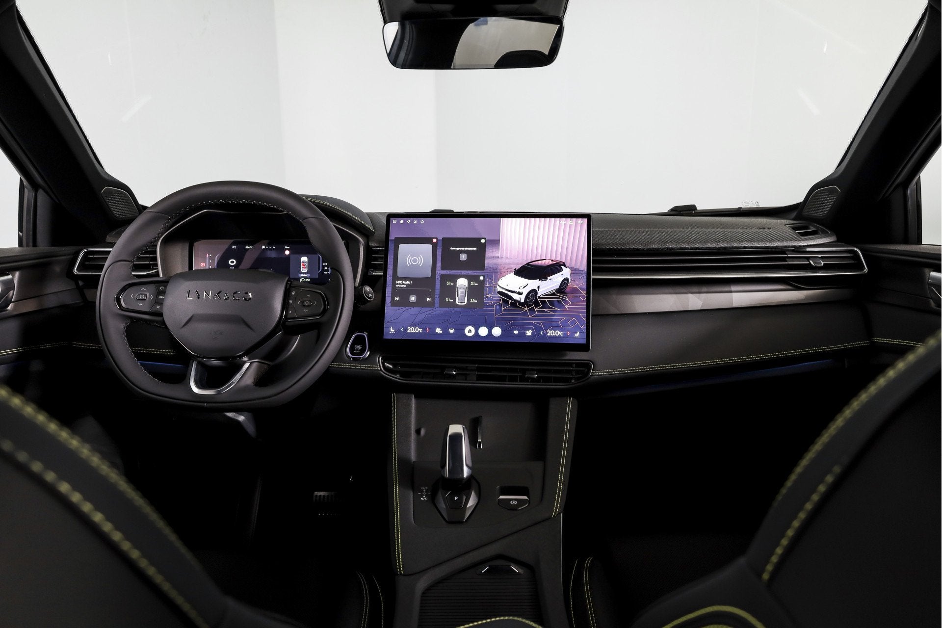 Lynk & Co 01 1.5 PHEV 276 PK More | S/K-panodak | Dig. Cockp, Auto's, 12 maanden, Euro 6, 4 cilinders, Wit