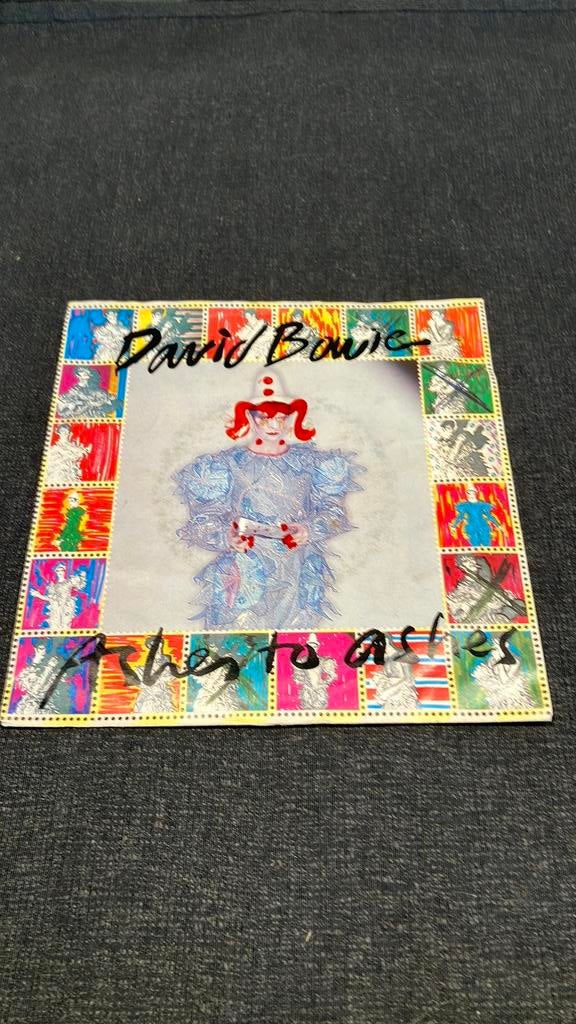 David Bowie.  Ashes to ashes, Fotohoes, Ophalen of Verzenden, Gebruikt, Rock en Metal