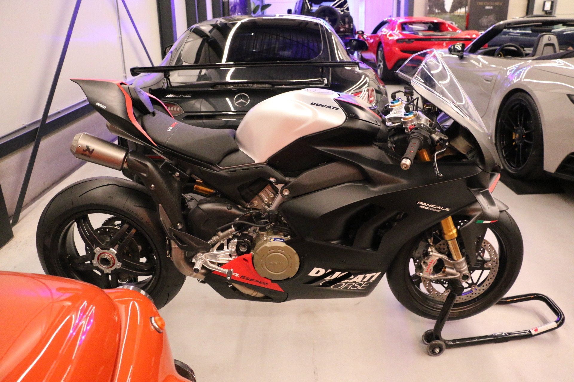 Ducati Panigale V4 SP2 | 3KM Brand New | Akrapovic | BTW |, Info@denengelsenexclusive.eu, Den Engelsen Exclusive B.V., Mastbos 40
5531MX  BLADEL, NL