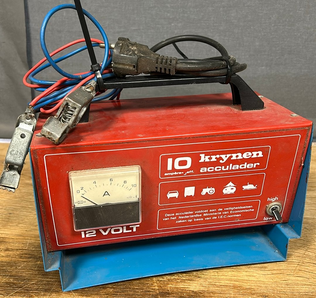 Acculader 12 volt, Ophalen of Verzenden, Gebruikt, Universele onderdelen