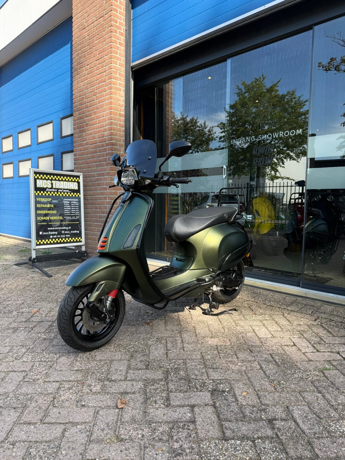 Vespa Sprint 45 km/u | 2023 | Mat Groen | 1e eigenaar, Ophalen, Gebruikt, Maximaal 45 km/u, Vespa S