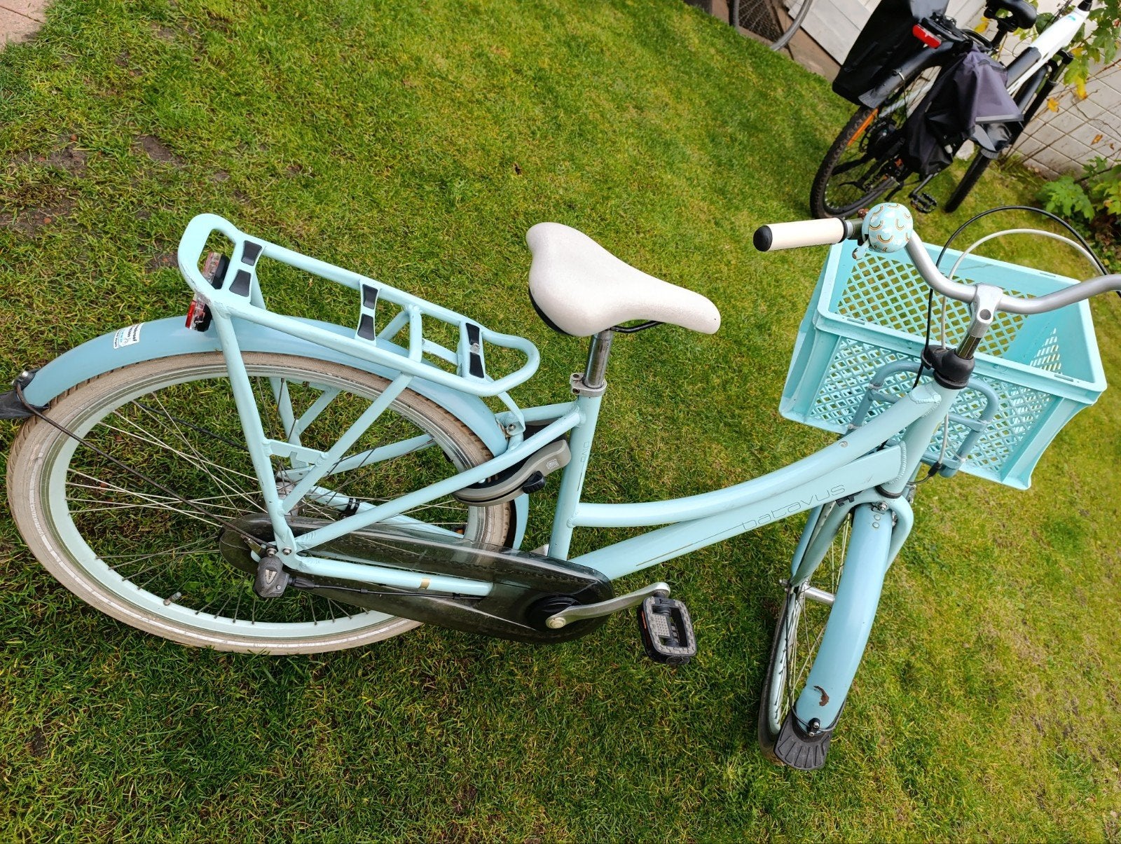 Batavus meisjesfiets met een mandje, Ophalen, Gebruikt