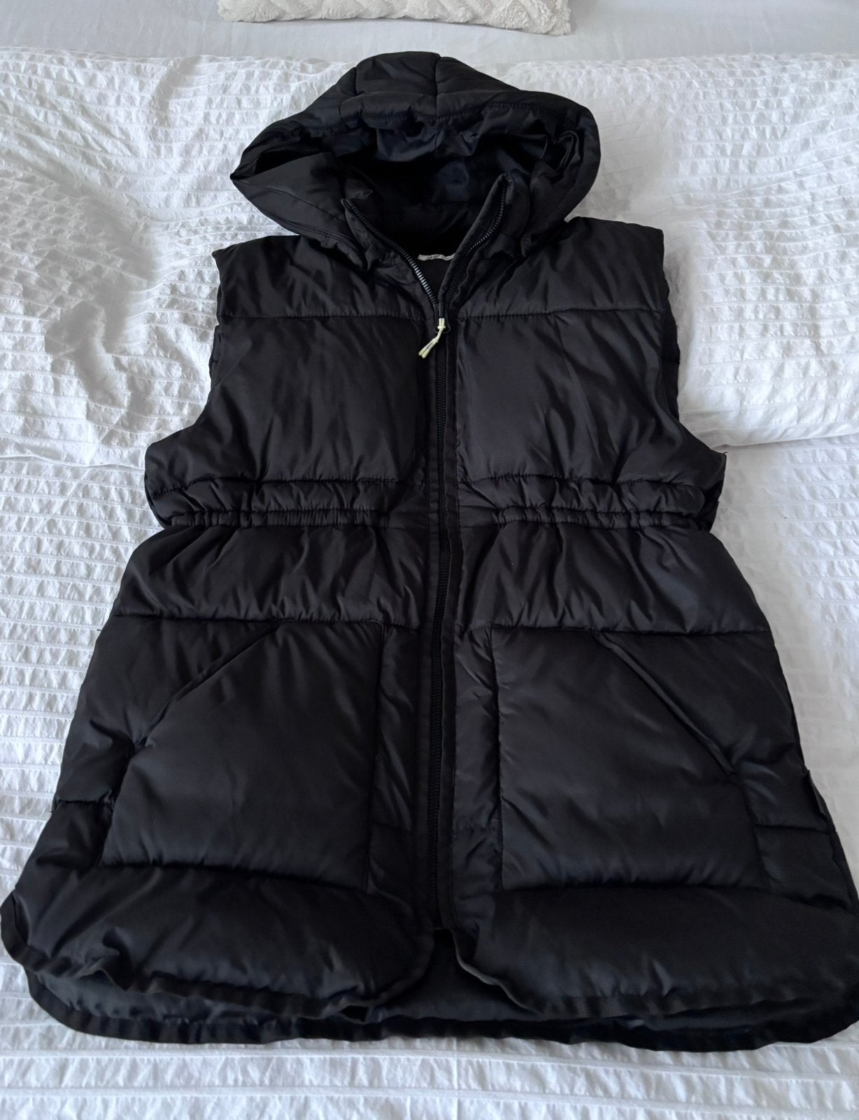 Zeer nette zwarte H&M bodywarmer maat 158 - 164, Ophalen of Verzenden, Zo goed als nieuw, Meisje, Jas