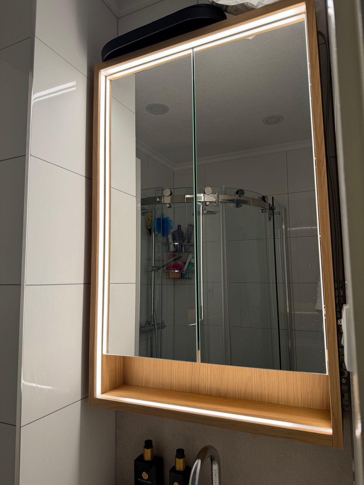 IKEA FAXALVEN spiegelkast met inbouw verlichting, Huis en Inrichting, Badkamer | Badkamermeubels, Ophalen, 100 tot 150 cm, 50 tot 100 cm