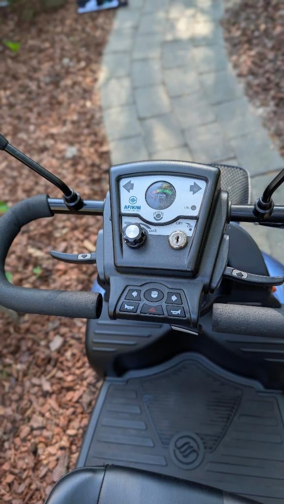 Scootmobiel kleur blauw uit 2020, Diversen, Brommobielen en Scootmobielen, Ophalen, Afikim, Zo goed als nieuw, 16 km/u of meer