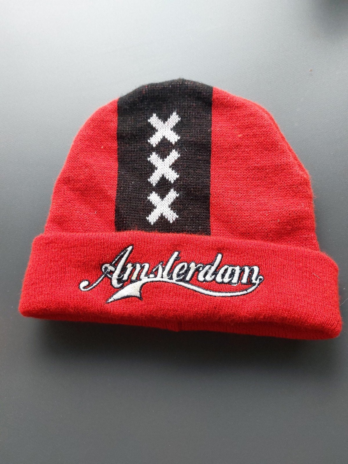 Rode Amsterdam Ajax beanie met XXX Logo, Maat 38/40 (M), Ophalen of Verzenden, Muts, Onbekend