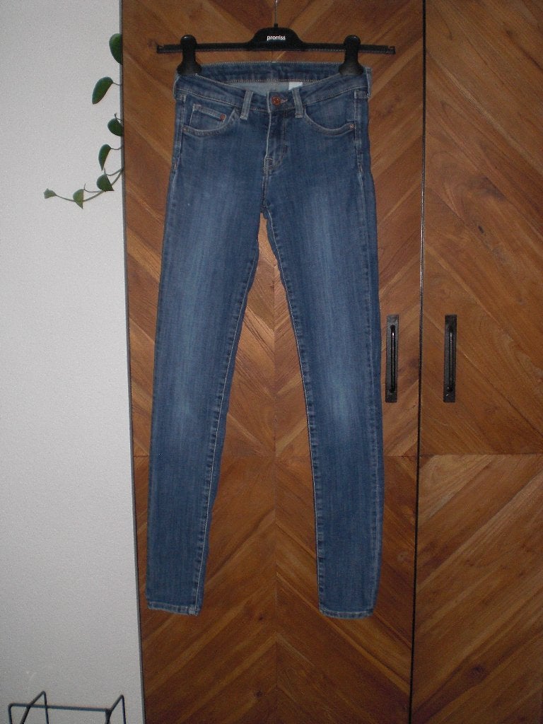 Mooie Jeans van H&M. Maat 26, H&M, Blauw, Ophalen of Verzenden, W27 (confectie 34) of kleiner