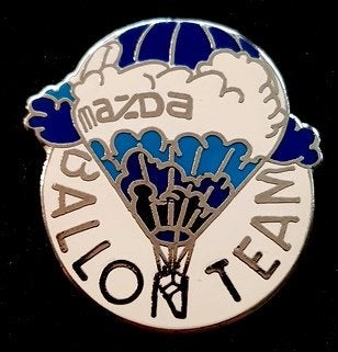 Mazda- Ballon team ballon pin, Verzamelen, Verzenden, Nieuw, Transport, Speldje of Pin