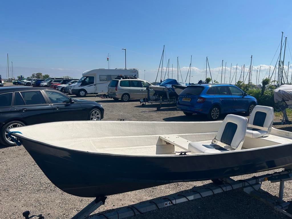 leuk polyester vrijetijds vissersbootje, Watersport en Boten, Vis- en Consoleboten, Ophalen, Overige merken, Gebruikt, 4 m