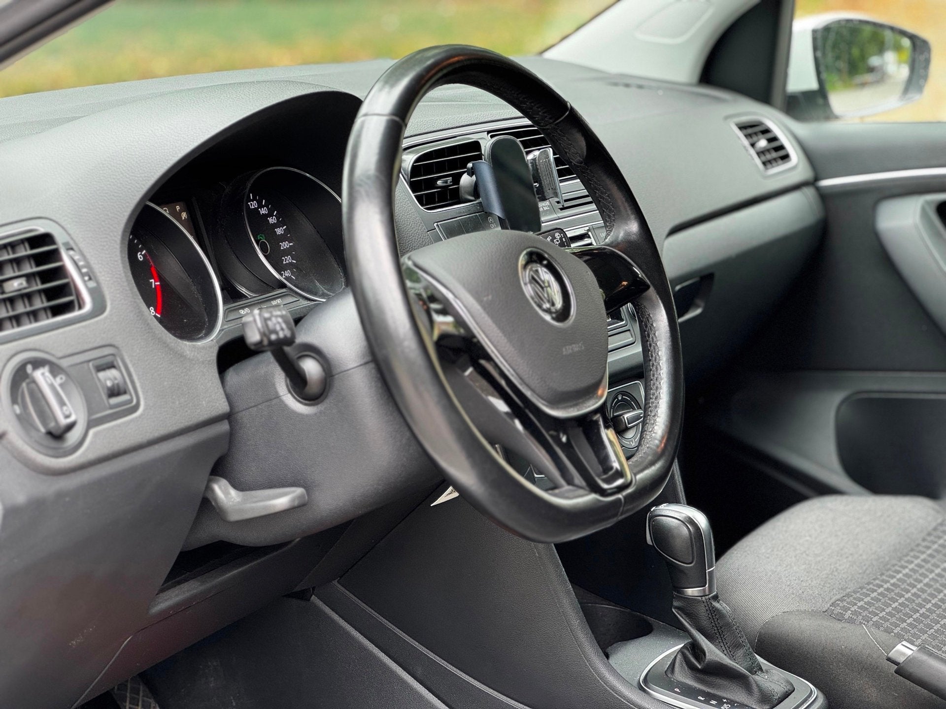 Volkswagen Polo 1.2 TSI Comfortline|AUT|TREKHAAK|CRUISE|ELEK, Auto's, Volkswagen, Euro 6, 1039 kg, Wit, Bedrijf