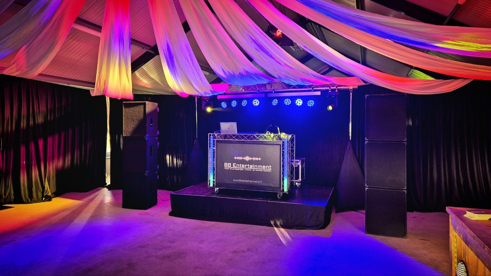 Complete Drive-In Show •  incl. Licht, Geluid & Allround DJ, Diensten en Vakmensen, Dj