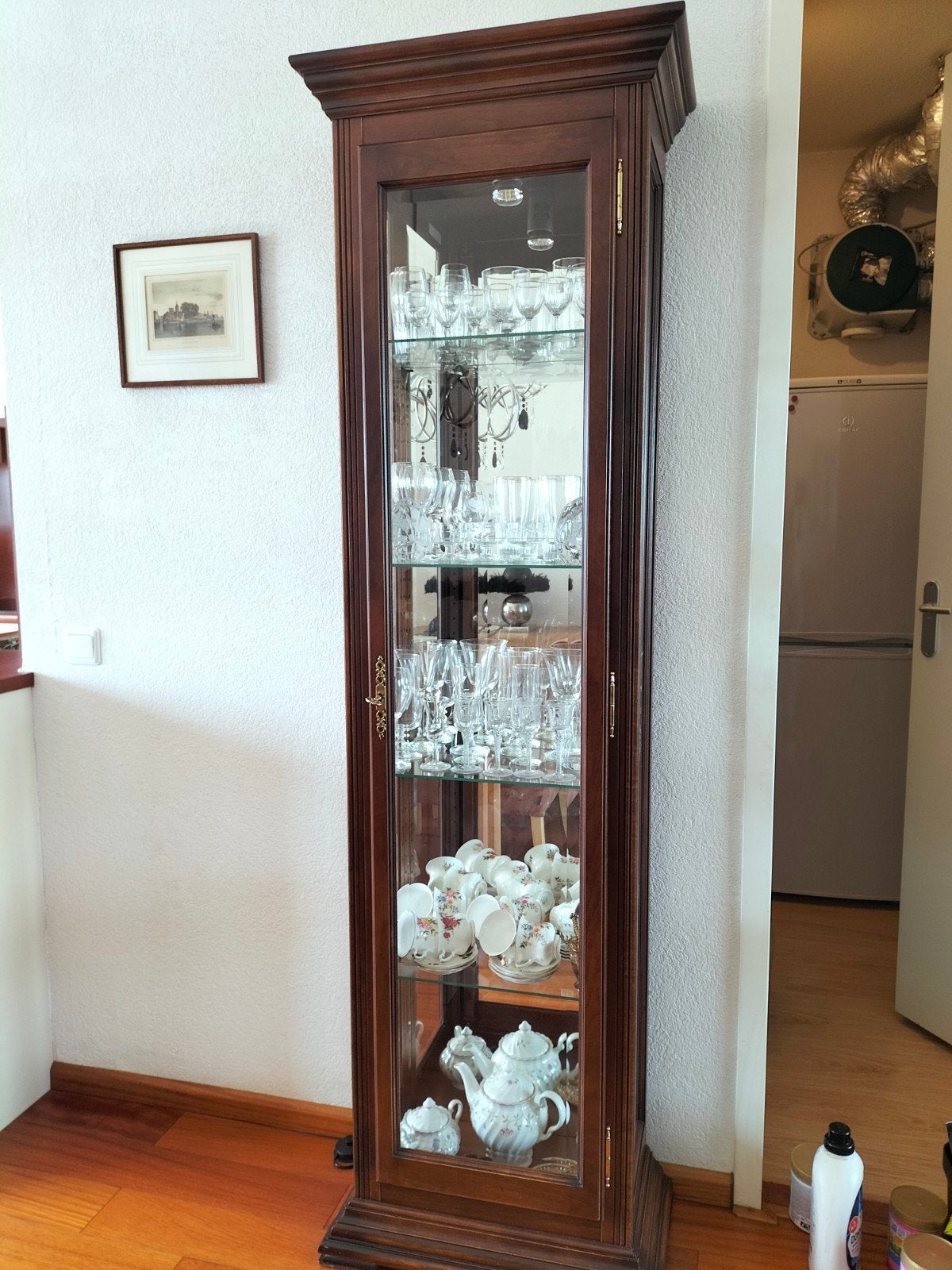 Vitrine kast notenhout, Ophalen, Gebruikt, Klassiek, 50 tot 100 cm