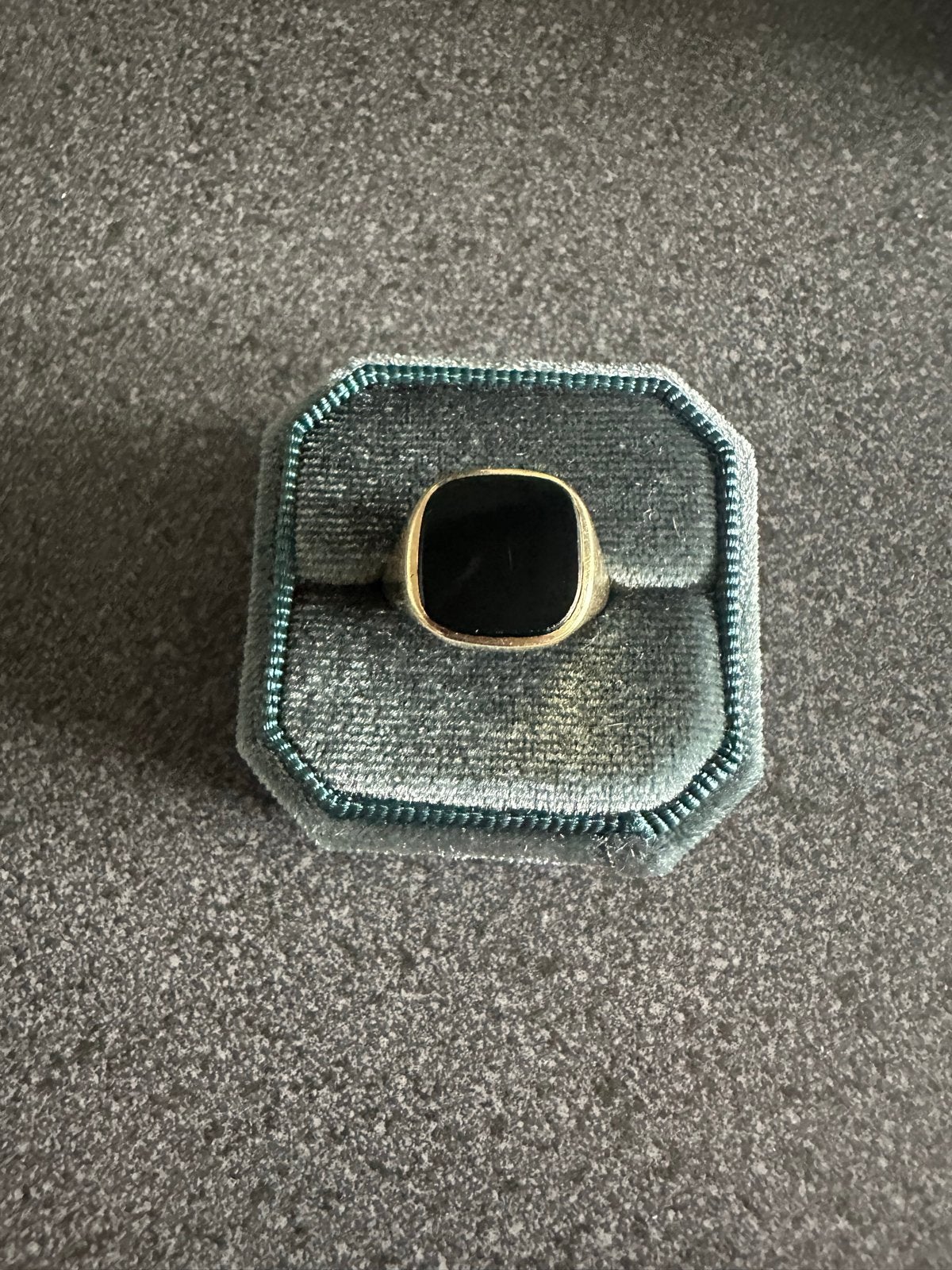 Gouden zegelring met zwarte onyx steen maat 20, Sieraden, Tassen en Uiterlijk, Ringen, 19 tot 20, Ophalen of Verzenden, Zo goed als nieuw