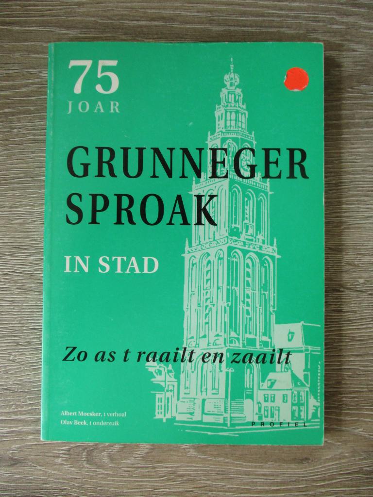75 joar Grunneger sproak in stad; Zo as t raailt en zaailt, Ophalen of Verzenden, Gelezen