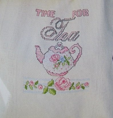 Borduurpatroon  Time for  Tea  Theepot  nr 9794, Hobby en Vrije tijd, Borduren en Borduurmachines, Verzenden, Nieuw, Handborduren