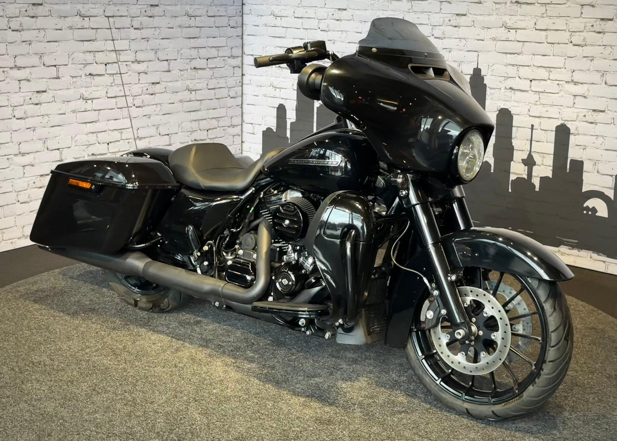 Harley-Davidson FLHXS STREET GLIDE SPECIAL (bj 2019), Motoren, Laan van Vredenoord 33
2289 DA  RIJSWIJK, NL, 1745 cc, Meer dan 35 kW