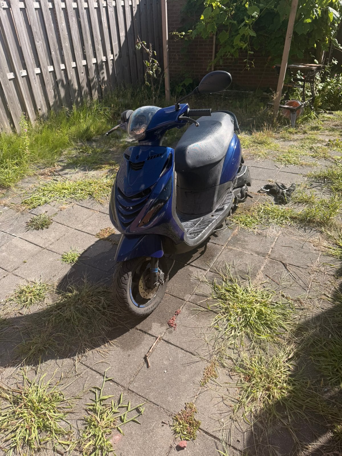 Piaggio zip 4T, Fietsen en Brommers, Scooters | Piaggio, Maximaal 45 km/u, Zip, Ophalen of Verzenden, Zo goed als nieuw