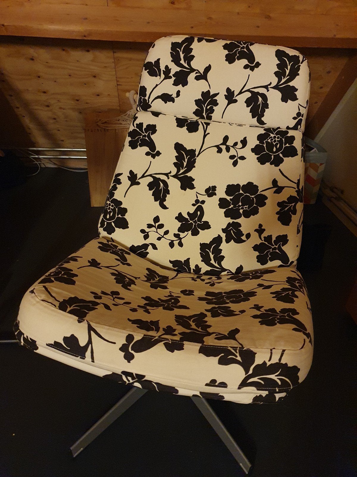 Ikea draaifauteuil, Huis en Inrichting, Fauteuils, Ophalen, Gebruikt, 75 tot 100 cm, 50 tot 75 cm